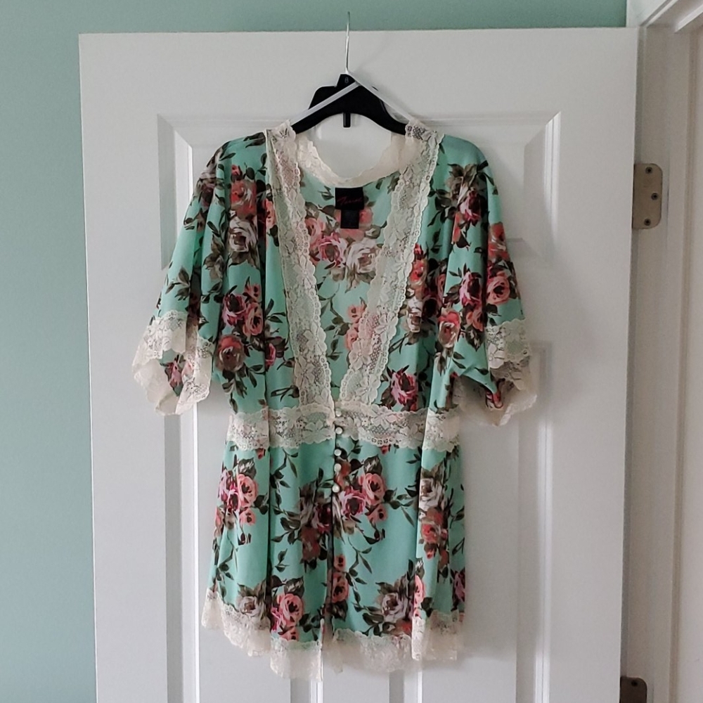 Floral kimono style top